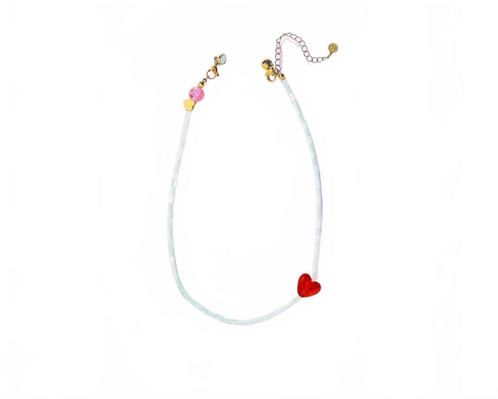 NEW TAYLOR ELLIOTT DESIGNS women's shell bead necklace with glass heart charm in
